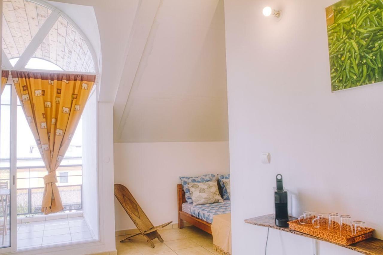Bakkasab St Gilles Appartement Saint-Gilles-les-Bains Buitenkant foto